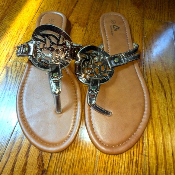Carolina Bay sandals - Picture 1 of 6